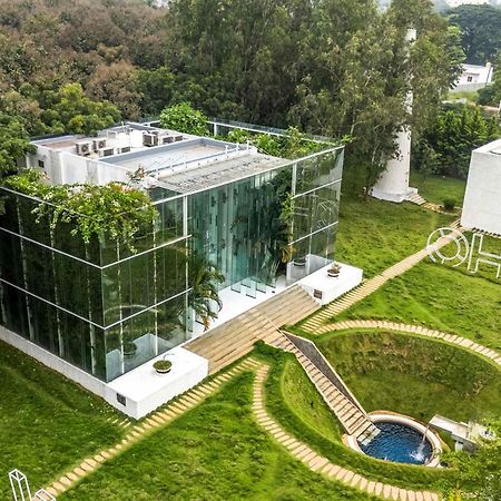 The Crystal Hall India'S Only All Glass Villa Bangalore Eksteriør billede